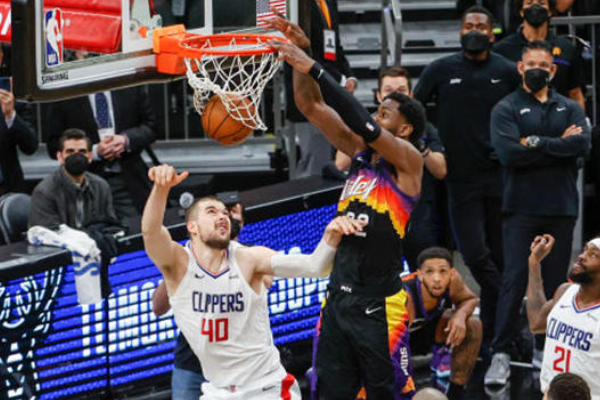 籃球比賽中常見的戰(zhàn)術(shù)有哪些？